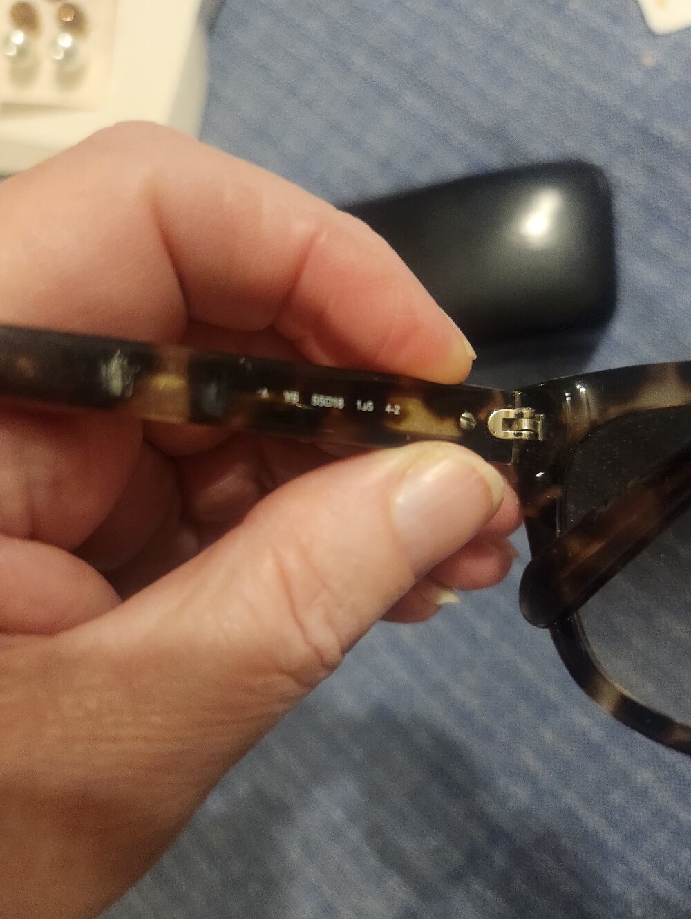 kate spade Tortoiseshell Cat Eye Sunglasses with Gradient Gray Lenses - Picture 8 of 8